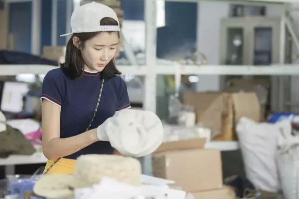 網(wǎng)紅美女開店超簡單？干貨、教程、實(shí)操都不用的淘寶創(chuàng)業(yè)故事