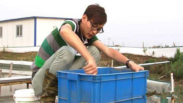 90后大學生兒子張鍵：創業2年賺500萬，扛起父親車禍時留下的巨債