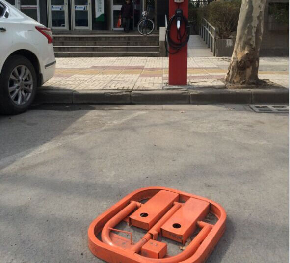 逼不得已的創(chuàng)意創(chuàng)業(yè)：智能車鎖APP丁丁停車