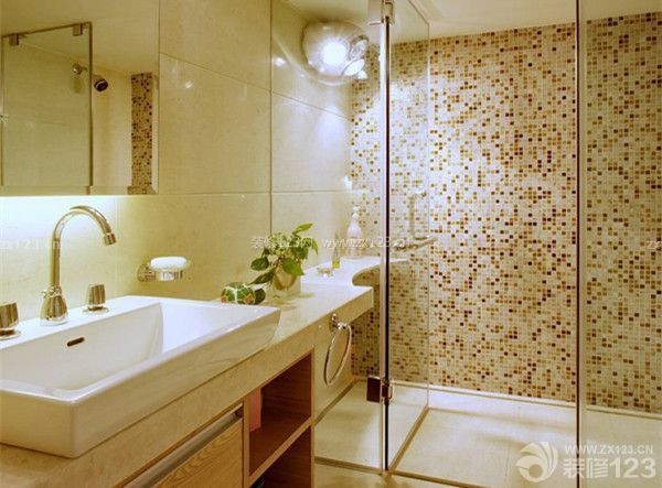 2平米超小衛生間設計：巧妙選擇燈具