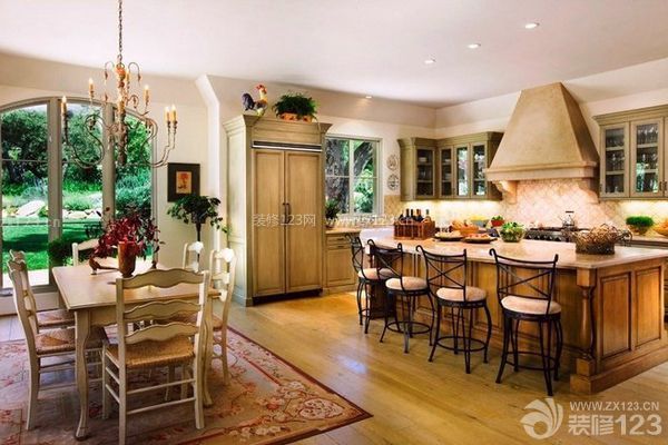 開放式小廚房裝修風格