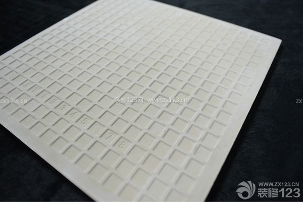 衛(wèi)生間防滑地磚3：釉面磚