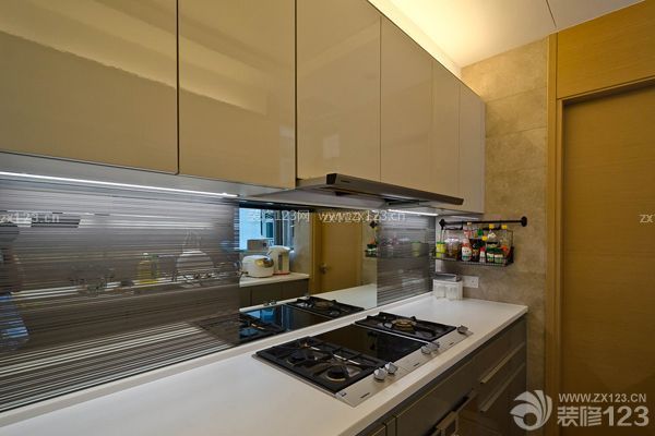 家居廚房裝修誤區2：抽煙機離灶臺越近越好